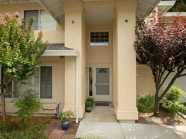 935 W Spain St #L — Photo 13