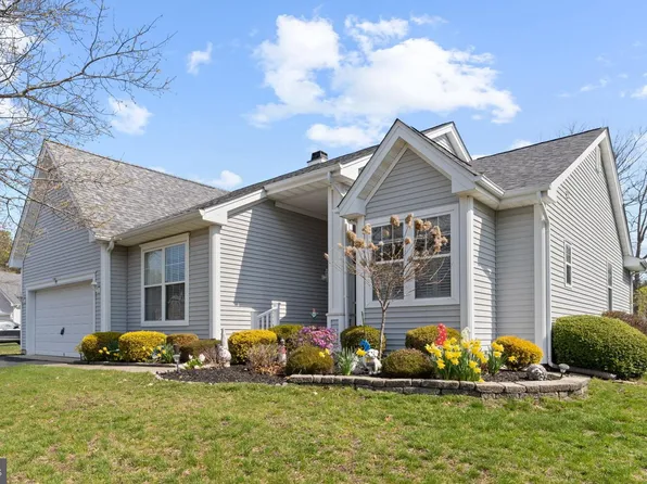 8 Misty Lake Ct, Barnegat, NJ 08005