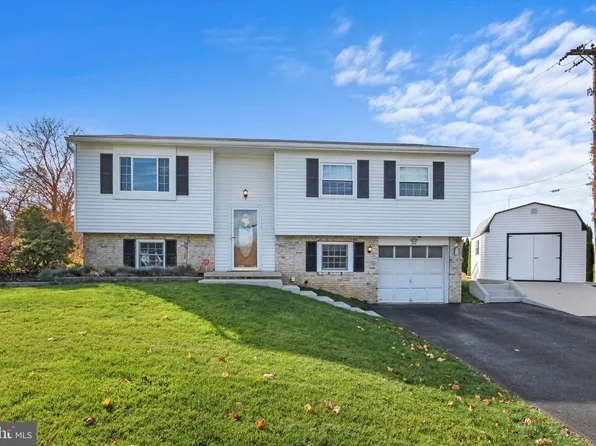 30 Pleasant Ave, New Freedom, PA 17349