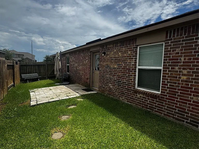 329 Lone Mountain Dr — Photo 13