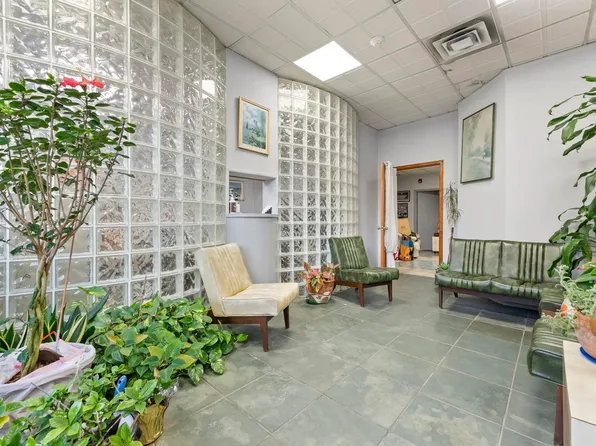 5910 Palisade Avenue image 5 of 23