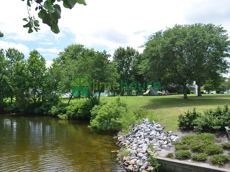 1318 River Birch Run S — Photo 19