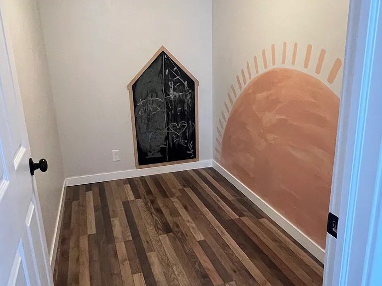 Bonus room (office, playroom etc)