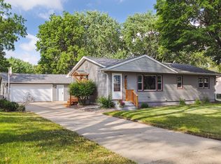 2061 Opal Dr, Eagan, MN 55122