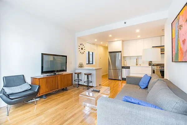 Sold by Voro, LLC | media 10