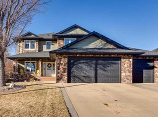 38 E Estella Cres, Lacombe, AB T4L 2M3