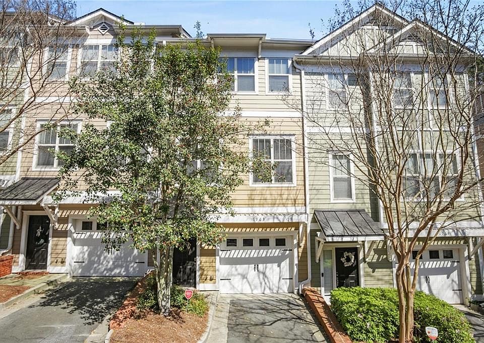 1st image of 1963 Sterling Oaks Cir NE