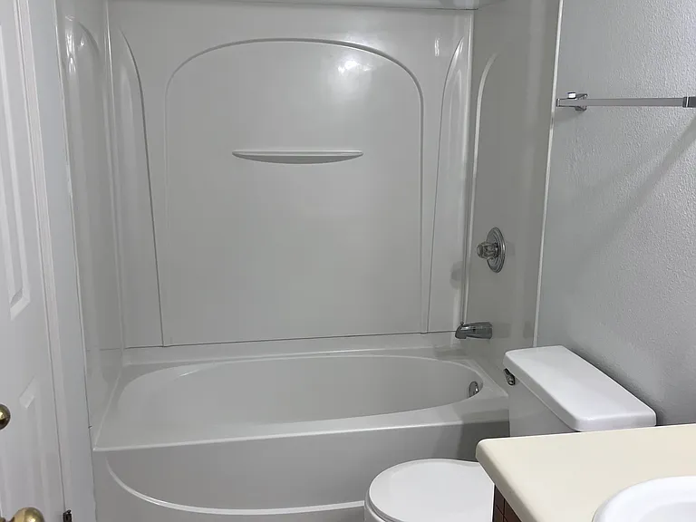 upstairs full bathroom