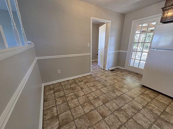 4th image of 103 Cedar Ridge Dr