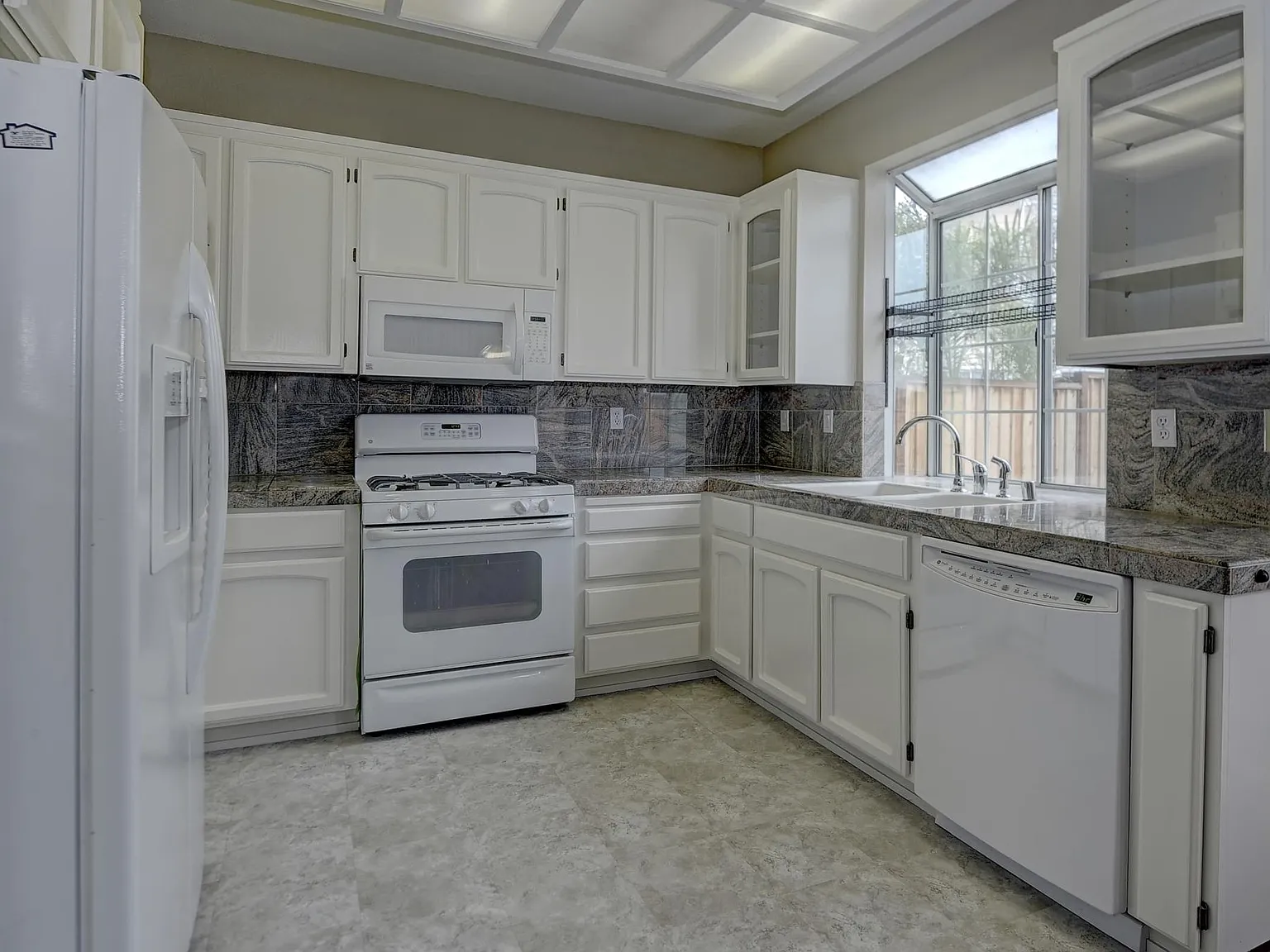 34028 Webfoot Loop — Photo 2