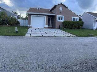 1210 SW 111th Ave, Pembroke Pines, FL 33025