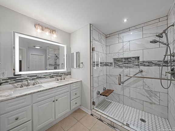 3rd image of 109 Crescent Dr