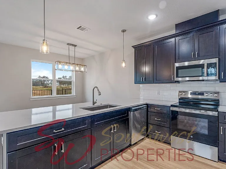 545 Galt Dr — Photo 3