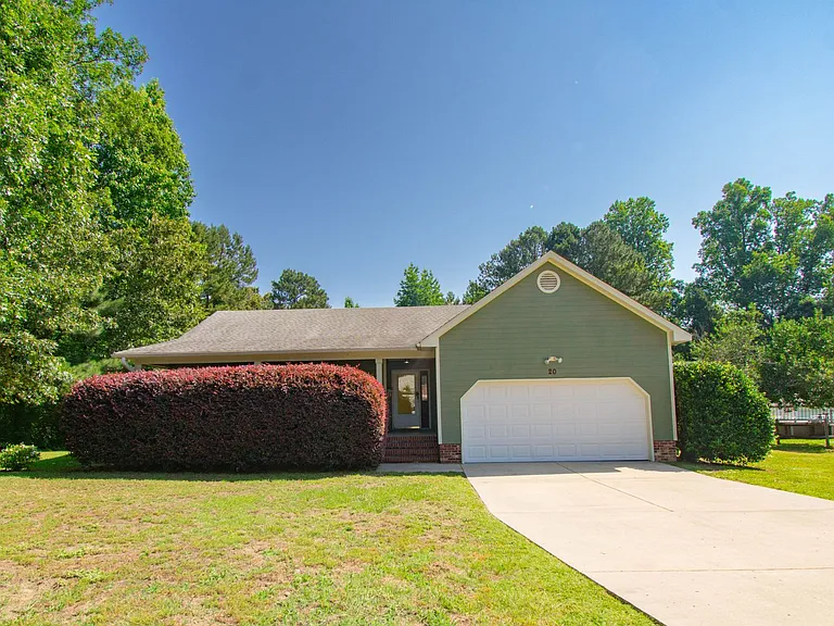 20 N Hillside Dr — Photo 1