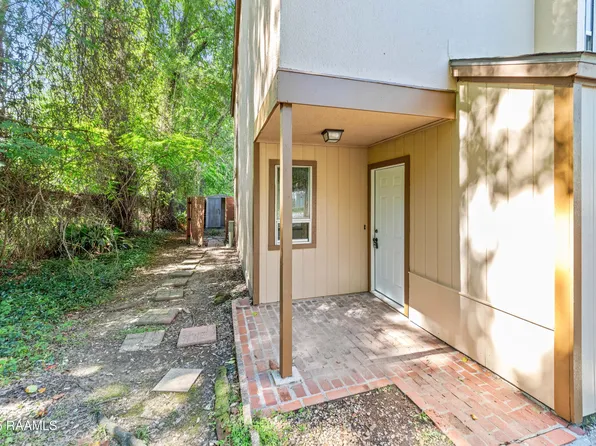 313 Sidney Martin Rd, Lafayette, LA 70507