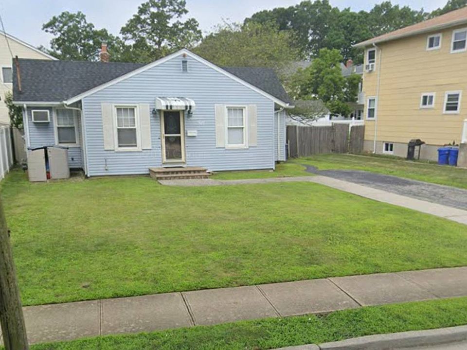 1st image of 1450 Park Ave