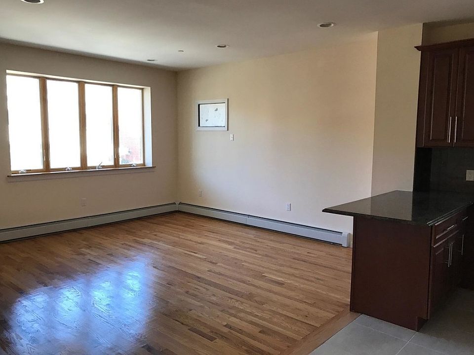 2nd image of 67 Bay 28th St Fl 2