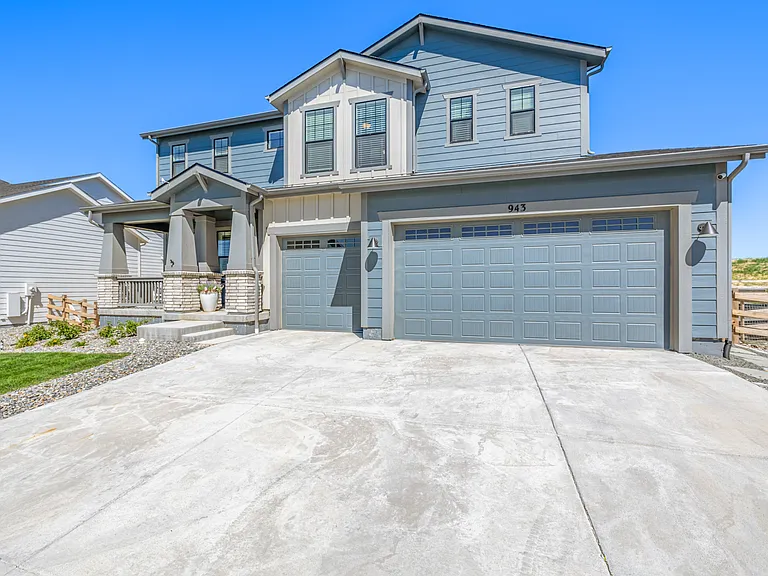 943 W Hopkins Dr — Photo 2