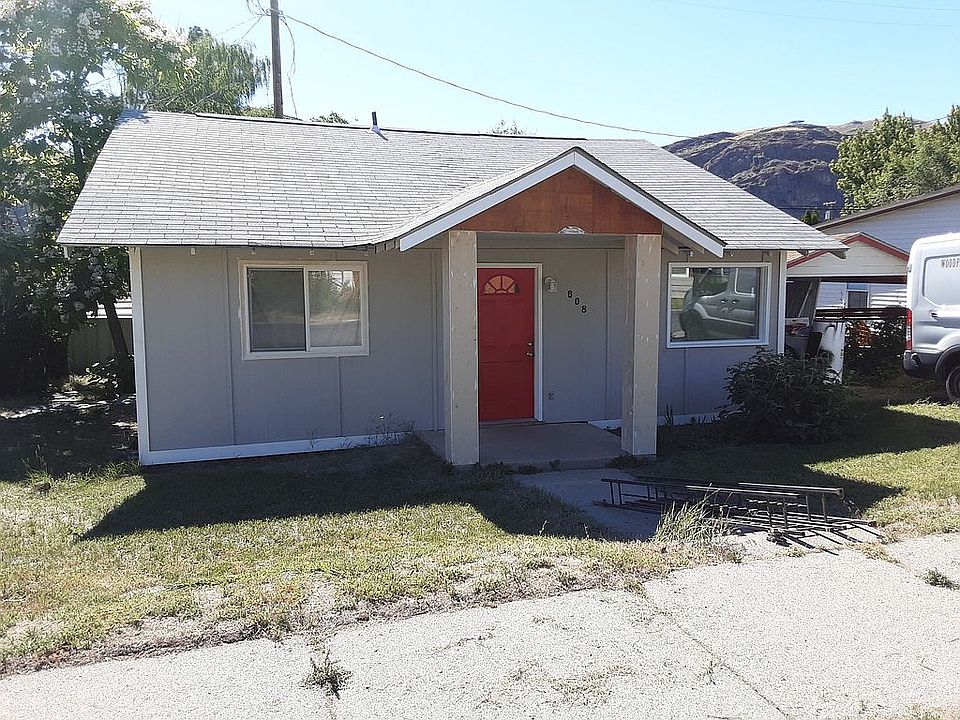2nd image of 608 Fir St
