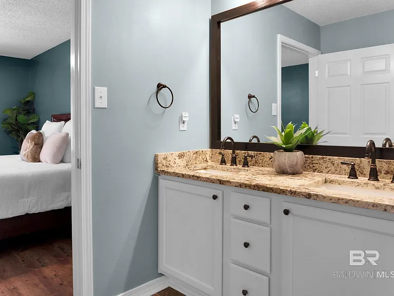 8254 Magnolia Village Dr S — Photo 21