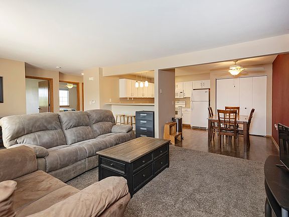 3rd image of 4072 Creekside Ct #42