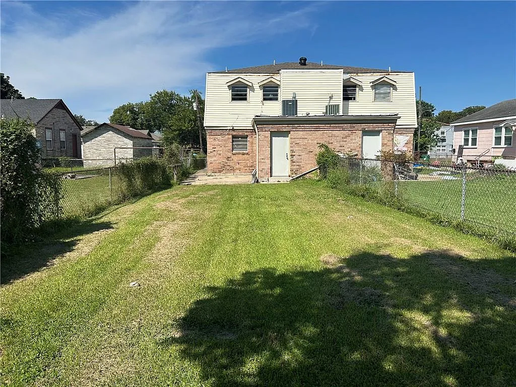 3 bed, 1.5 bath, 1000 sqft, $1,400 — Photo 3
