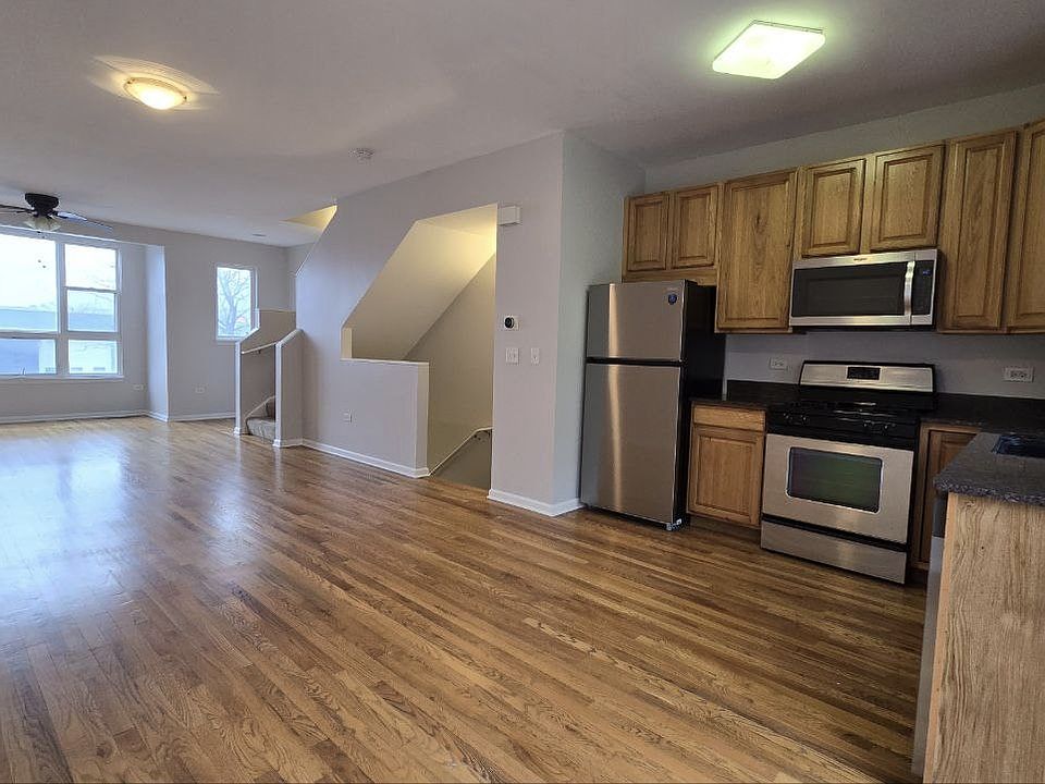 1st image of 4514 W Belmont Ave