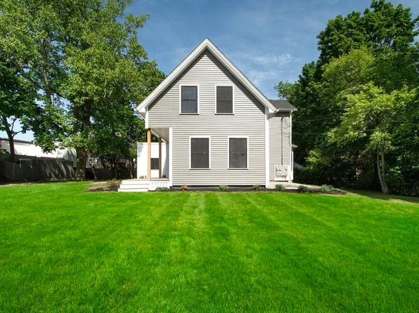 215 Gardner St, Hingham, MA 02043
