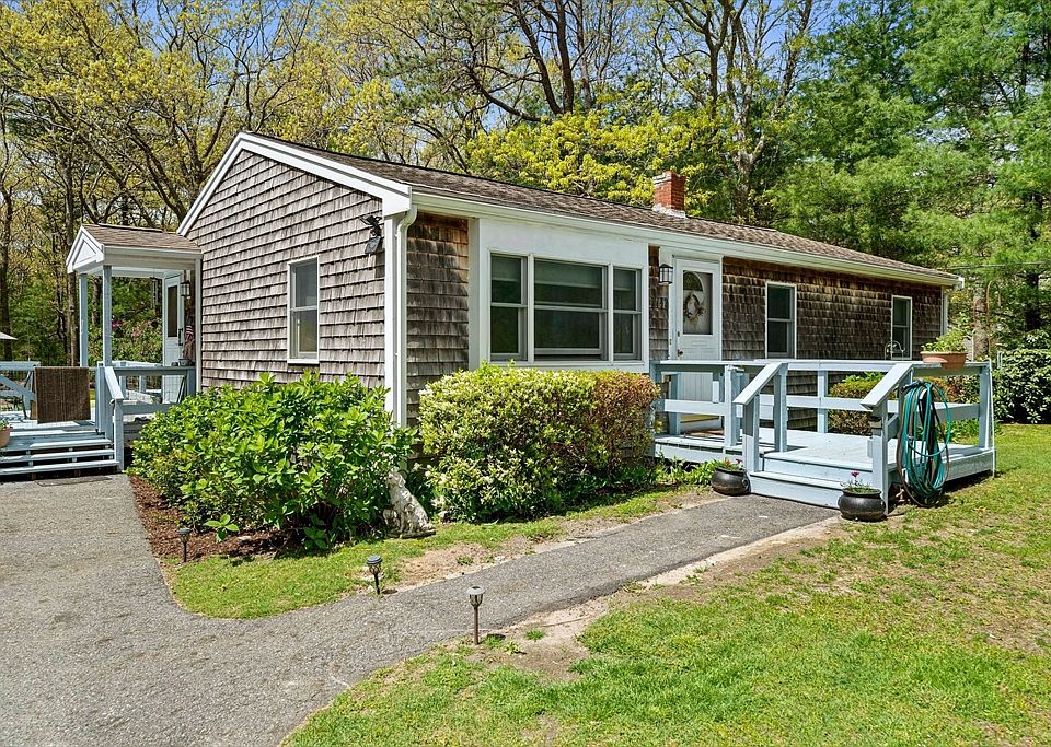 152 Oak St, Halifax, MA 02338 Zillow