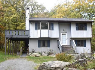 120 Hillside Dr, Hawley, PA 18428