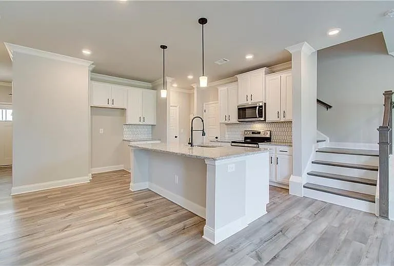 4654 Cypress Landing Way — Photo 6