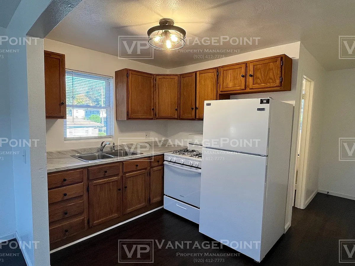 Building Photo - 1569 Cass St #B