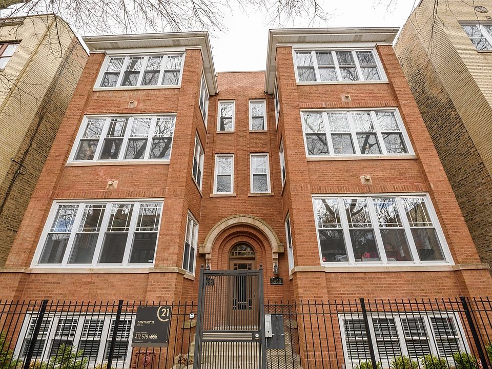 Lovely brick exterior, well maintained 6 unit building.