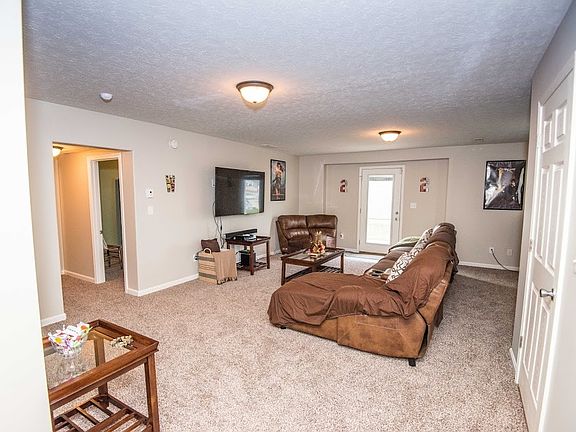 3rd image of 189 Creekvale Dr