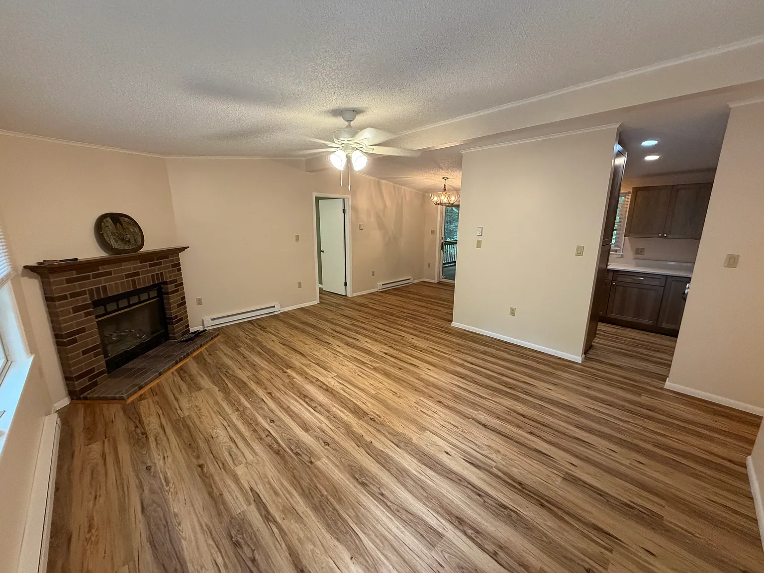 3 bed, 2062 sqft, $1,875 — Photo 3