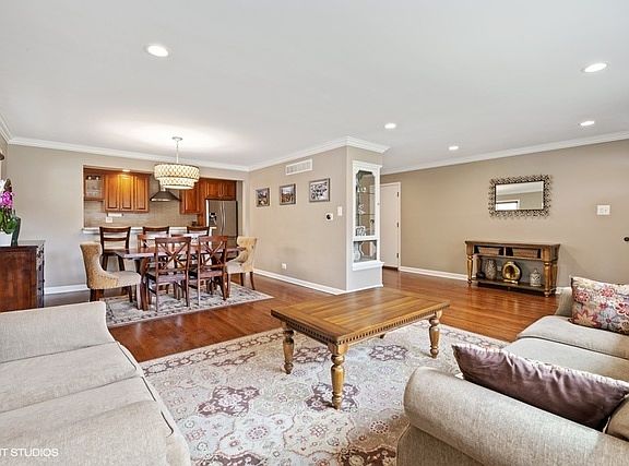 5th image of 7341 N Karlov Ave