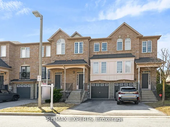 19 Foxchase Ave #61, Vaughan, ON L4L 9N1