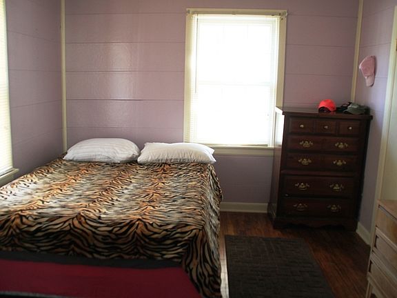 2nd image of 420 Buttonwood Ave