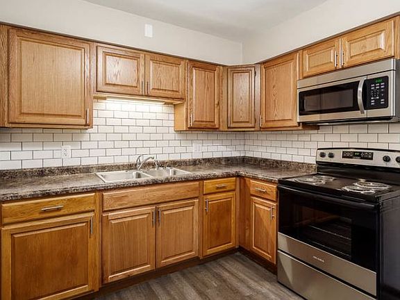 2nd image of 2518 N Rockton Ave #4