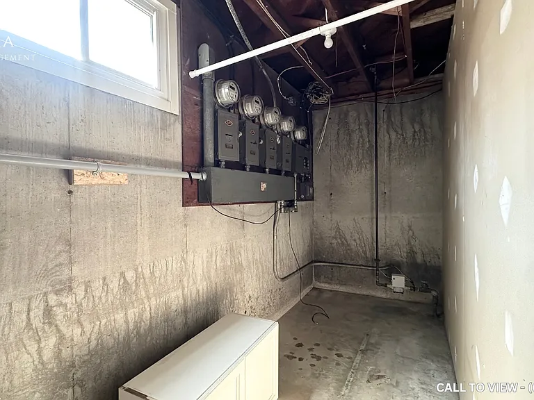 451 Moore St #6 — Photo 4