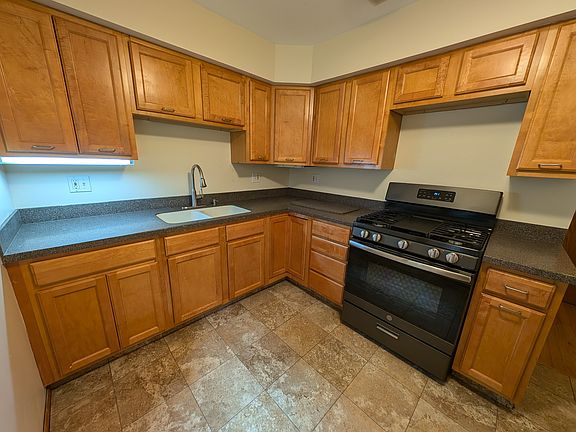 4th image of 1531 William St #G