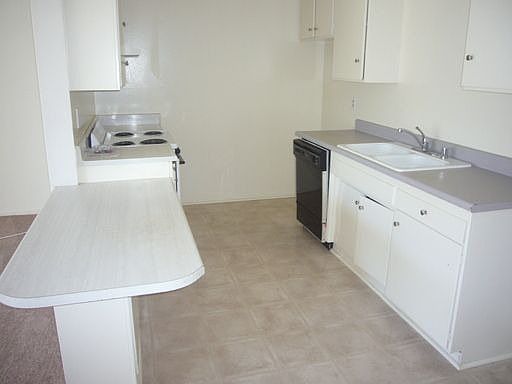 4th image of 21727 Parthenia St APT 18
