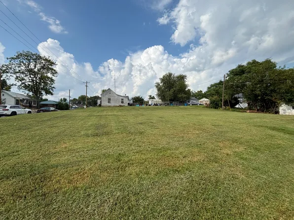 307 N Division St, Mount Carmel, IL 62863