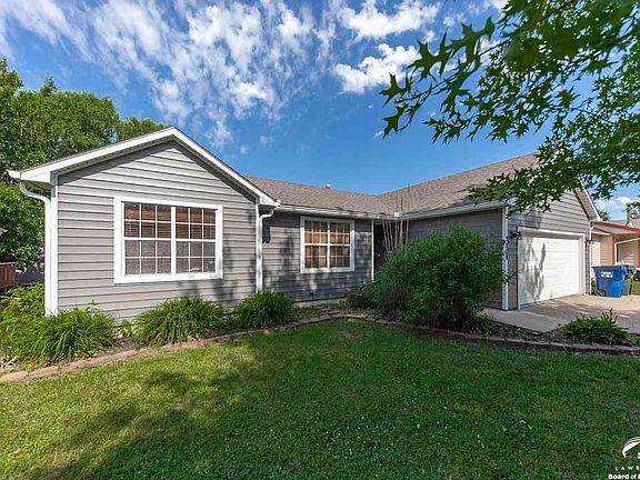2809  Lankford Dr Lawrence, KS listing photo #2