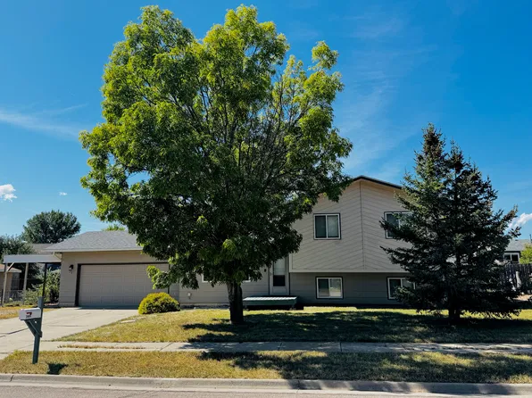 2495 Ellendale Dr, Rapid City, SD 57703