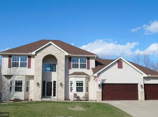 952 Windmill Crk N, Waconia, MN 55387