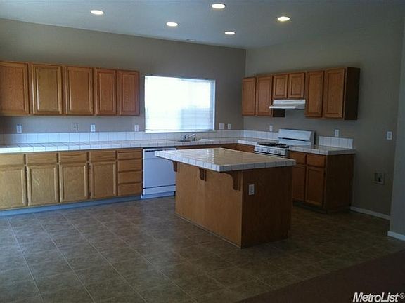 3rd image of 8111 Haney Ln