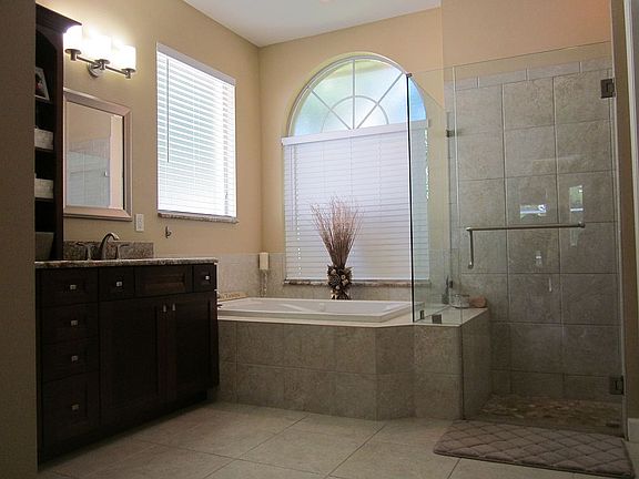 5th image of 9337 Wellington Park Cir
