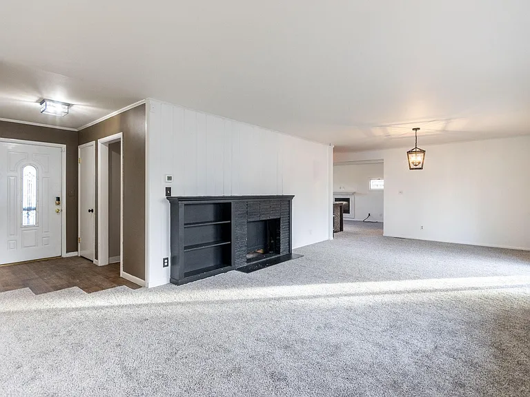 2104 Silver Sage Trl — Photo 12