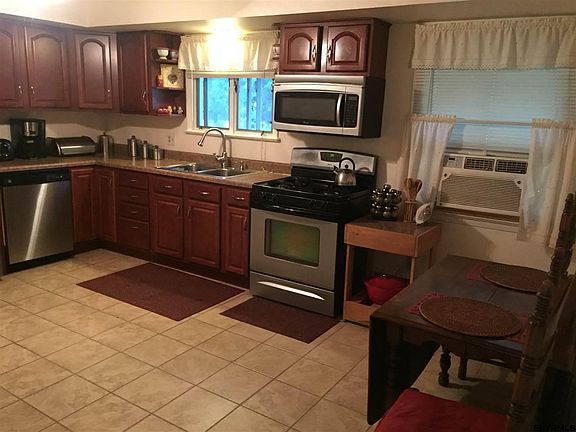 3rd image of 1 Paradise Ct